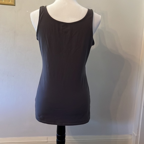 Soft and stretchy lounge tank top - Picture 2 of 3